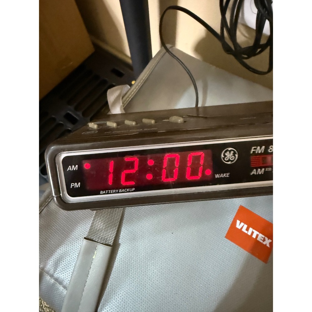 Vintage 1970's GE Digital Clock Radio AM FM LED Woodgrain Model 7-4612A - TESTED